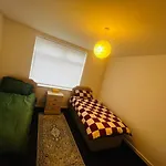Liberty Inn 4 Bed 2 Bathroom Sharing House For 12 People